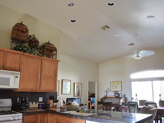 5th image of 67890 Nicole Ct