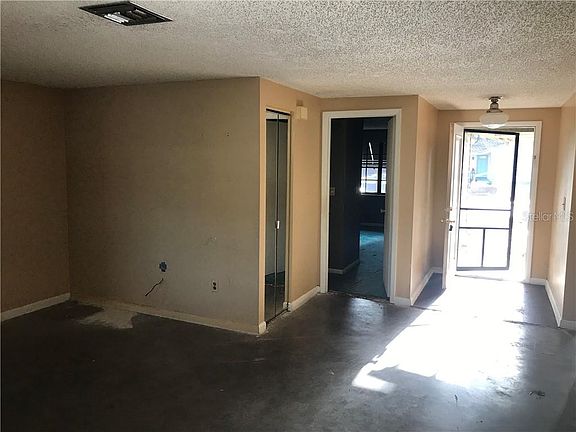 2nd image of 12506 Queensland Ln