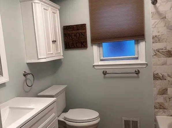 279 Avenue East image 11 of 11