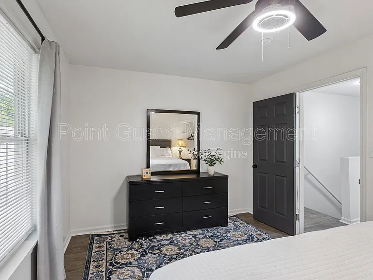 321 W South Ave — Photo 47