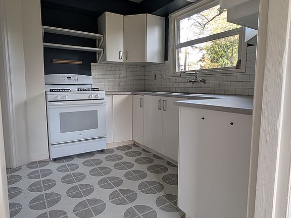 Recently updated kitchen - new countertops and additional storage