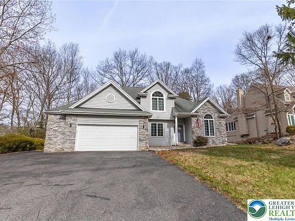 2nd image of 207 Hawks Nest Rd
