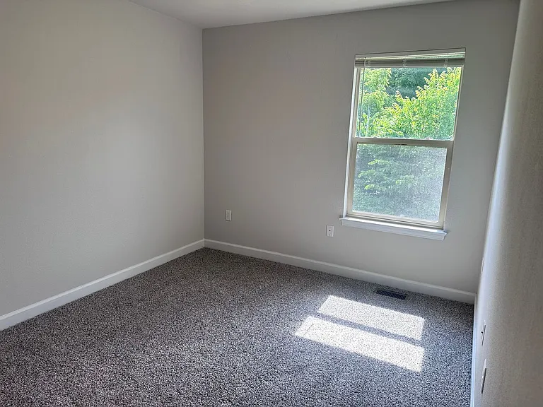 1402 NE Mary Ct — Photo 15