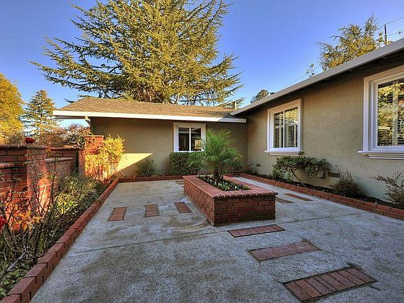 2nd image of 20254 Williamsburg Ln