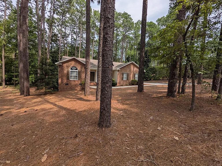 475 Crestview Rd — Photo 48