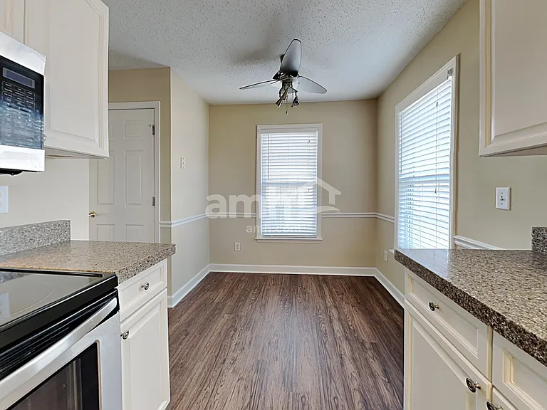 1605 Glenn Meade Dr — Photo 4