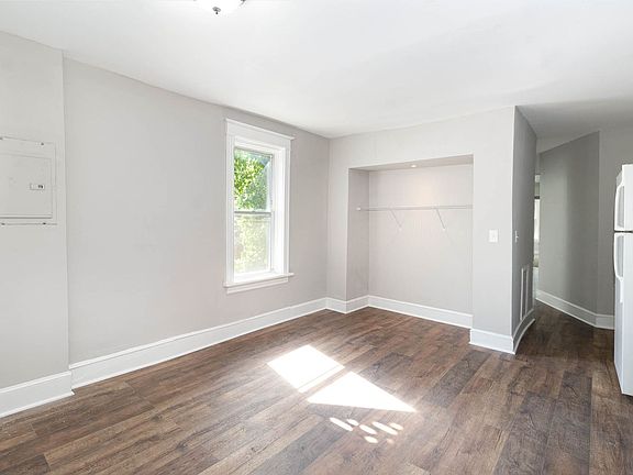 4th image of 551 Radnor St APT 2