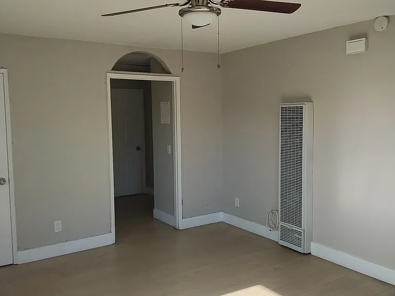 560 W Shamrock St #A — Photo 10