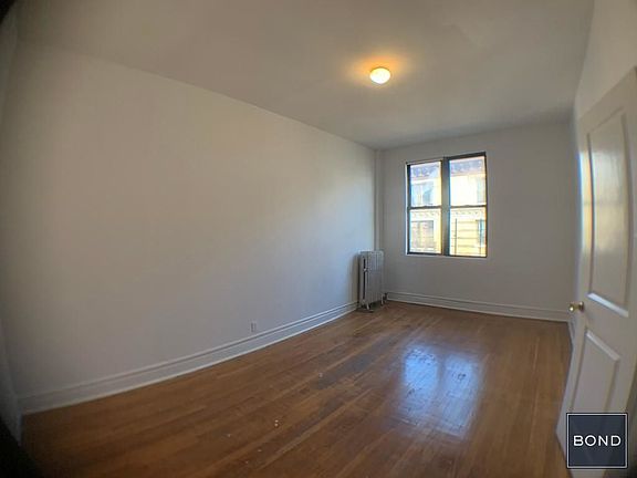 3rd image of 90 Pinehurst Ave APT 6A