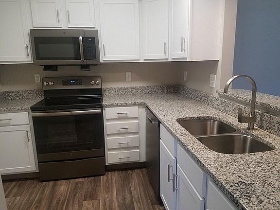 2nd image of 3143 Plaza Dr NE APT 2