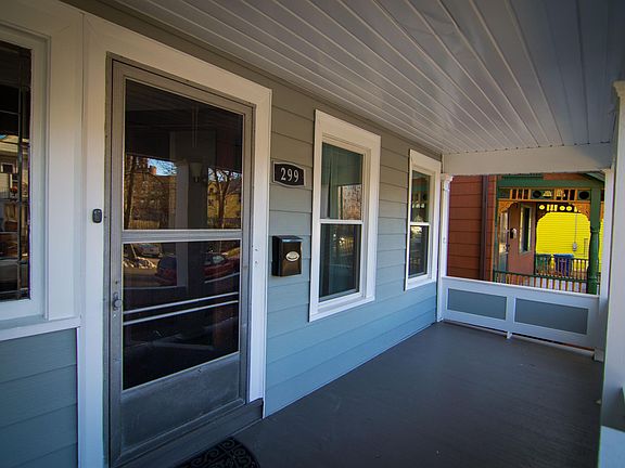 Lower apartment porch