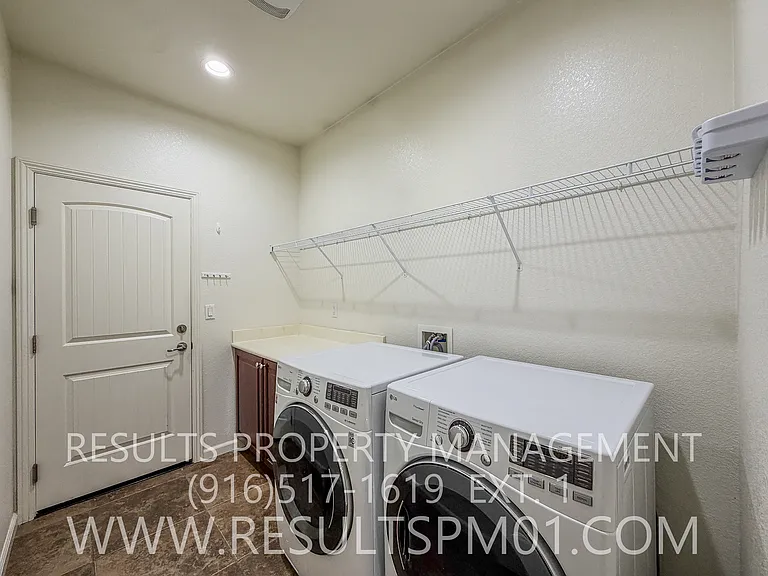 2905 Market St — Photo 12