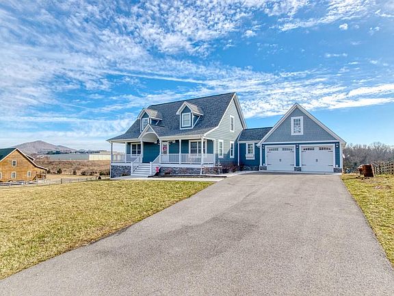 2nd image of 490 Tremough Dr