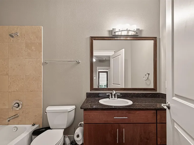 1510 Crockett St #B — Photo 20