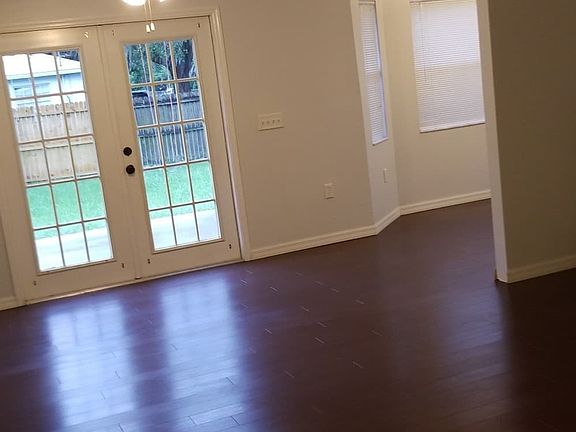 3rd image of 806 Judy Ave