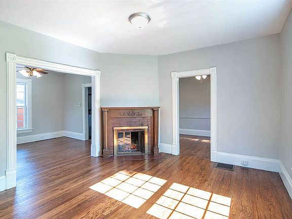 5th image of 804 W Washington Ave