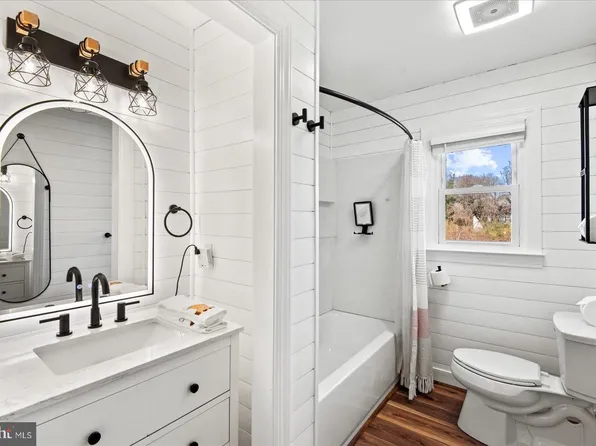 115 Oak Ridge St, Bowling Green, VA 22427