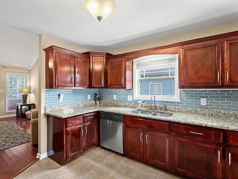 2231 Fairfax Dr — Photo 22