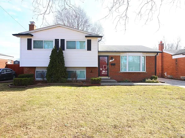 31158 Fairfield Dr, Warren, MI 48088