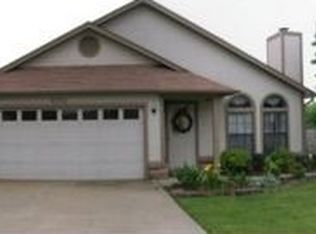 4052 N Foxborow Dr, Fayetteville, AR 72703