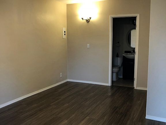 3rd image of 2507 Tulare Ave