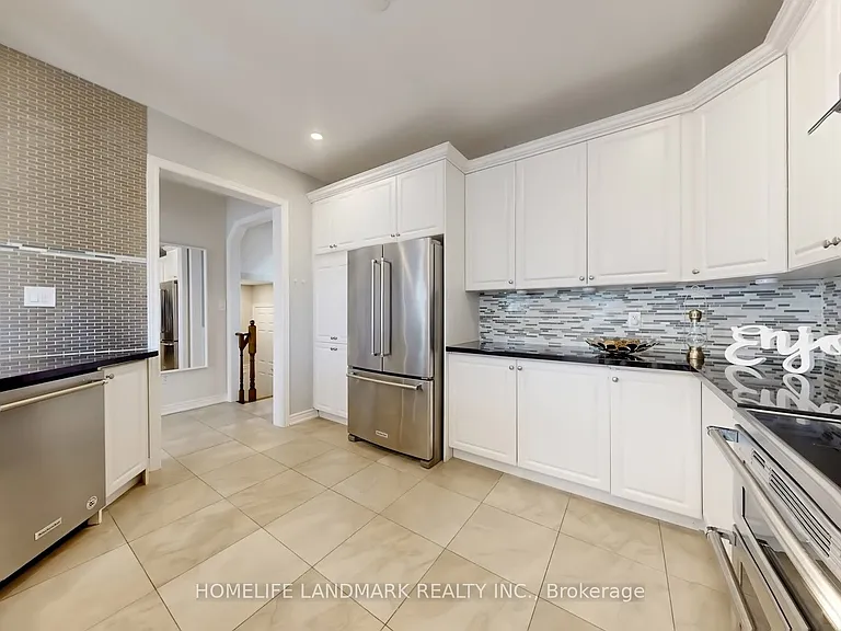 13 Woodway Ln — Photo 20