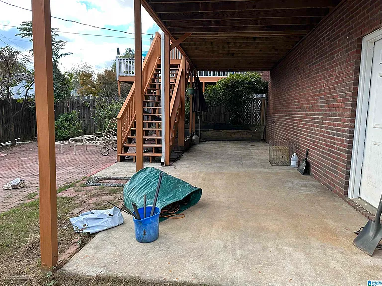 1715 Columbiana Ln — Photo 36