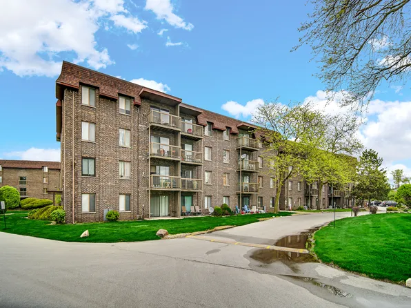 820 Elder Rd #C413, Homewood, IL 60430