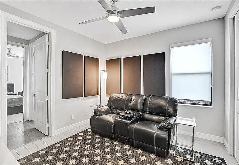 11720 Waterway Cir — Photo 52