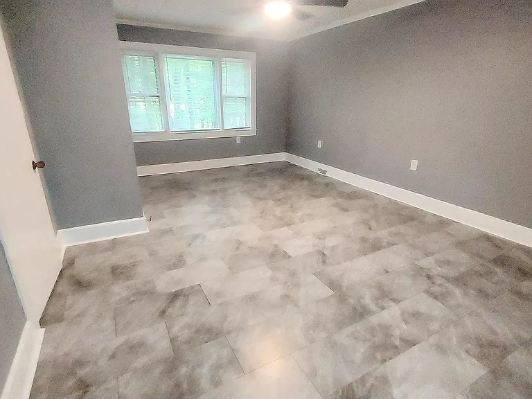 212 Dianne St #B — Photo 11