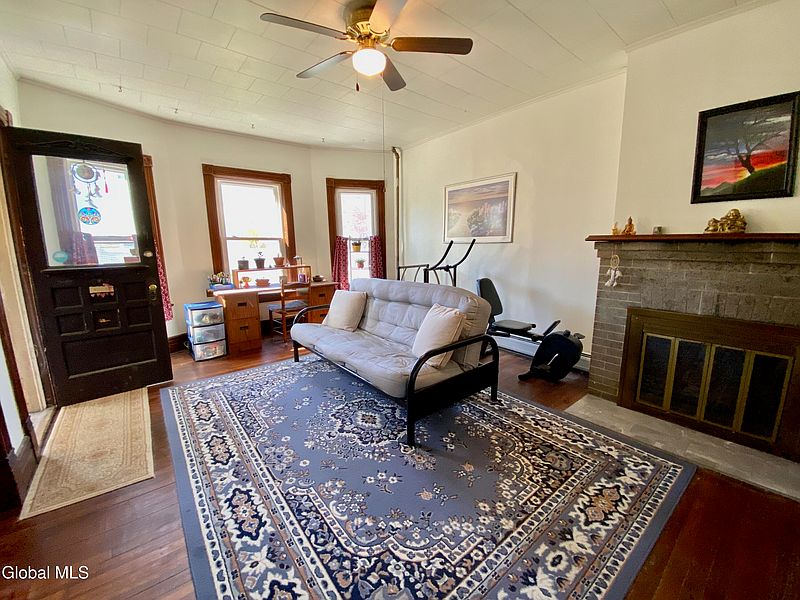 3rd image of 40 Voorheesville Avenue