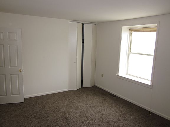 3rd image of 116 Hughey Ct