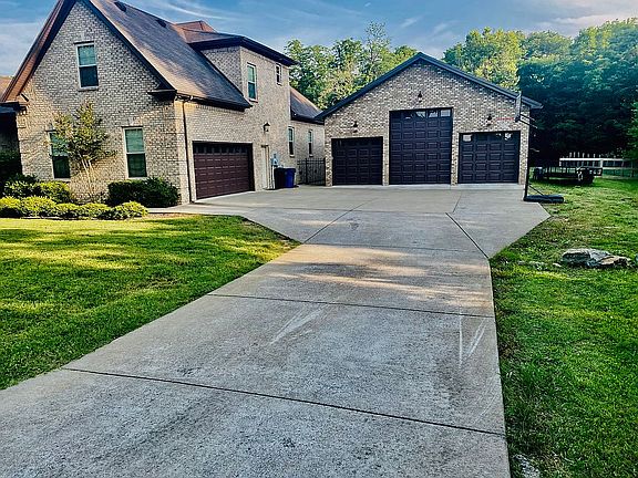 40x32 detchaed garage mahal