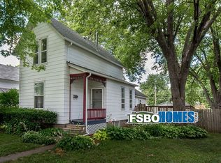 1448 W Pleasant St, Davenport, IA 52804