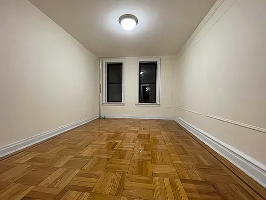 Rented by Hillel Realty Group | media 7