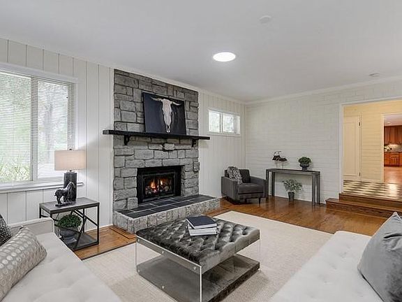 5th image of 820 Loyola Dr