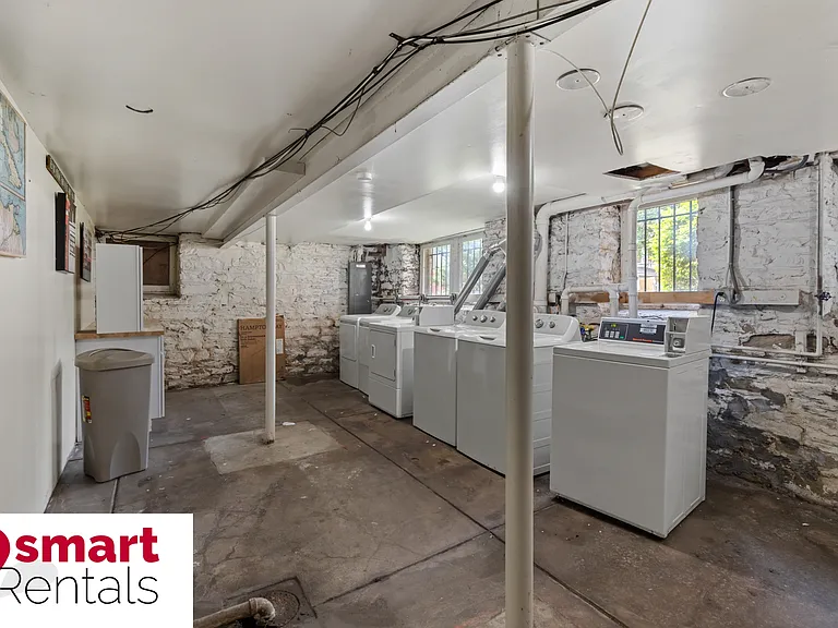2161 Thurman Ave — Photo 8