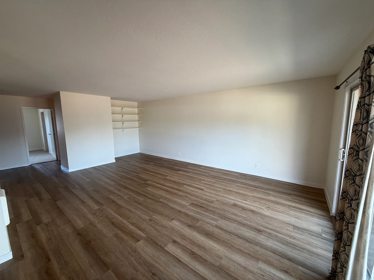 1 bed, 1000 sqft, $2,800 — Photo 2
