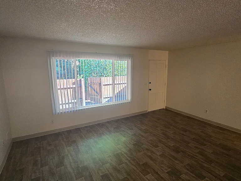 Canterbury Terrace Apartments — Photo 13