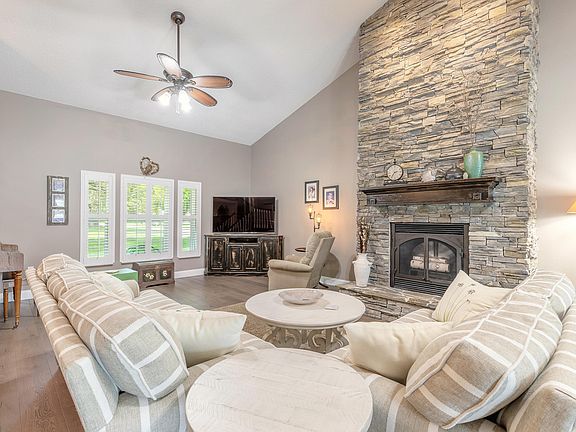 2nd image of 1394 S Wembley Circle
