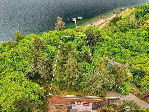 4th image of 1102 143rd Street NW