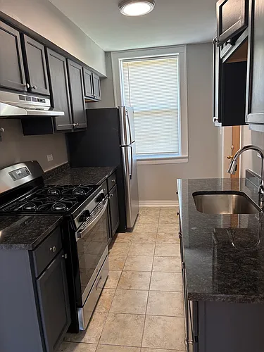 644 N Mayfield Ave #2 Photo 1