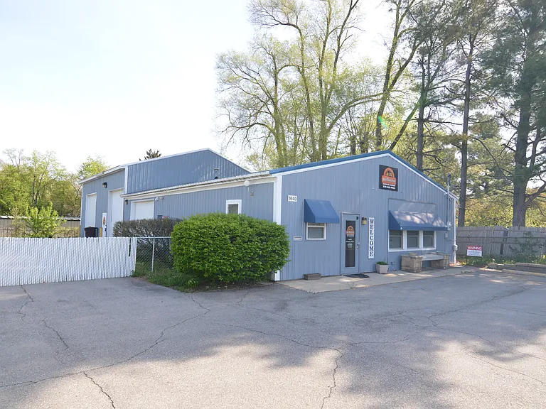 1640 E Bristol St — Photo 1