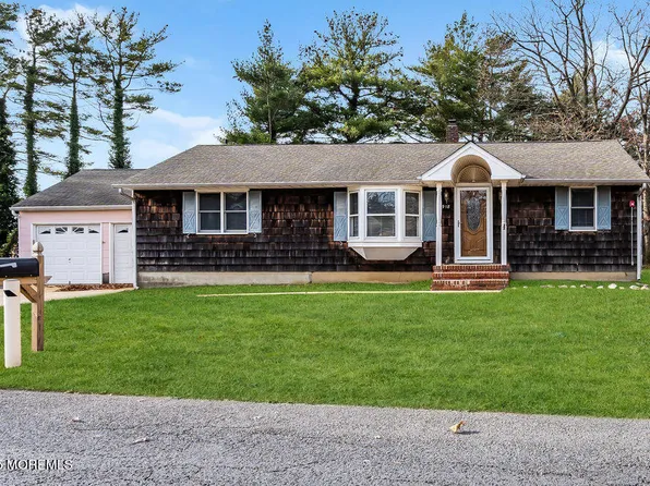 918 Charles Dr, Toms River, NJ 08753