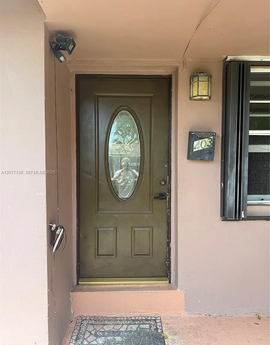 2 bed, 1.0 bath, $2,100 — Photo 1