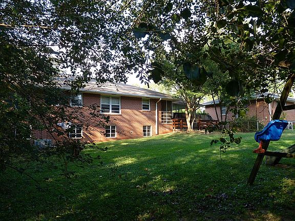 5th image of 2358 Engineers Dr SE