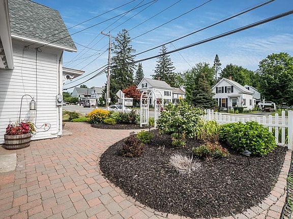 4th image of 230 Main St