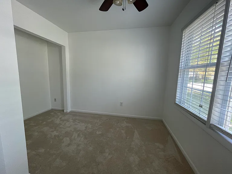 137 Manchester Rd — Photo 5