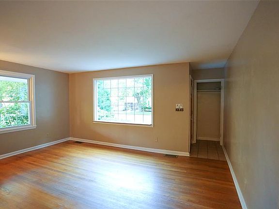 4th image of 604 Rose Ave