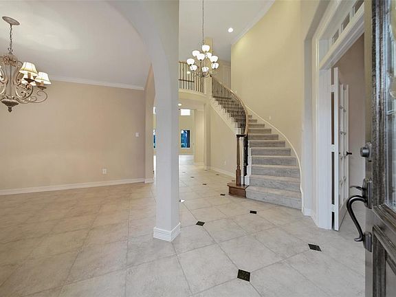 5th image of 23122 San Salvador Pl